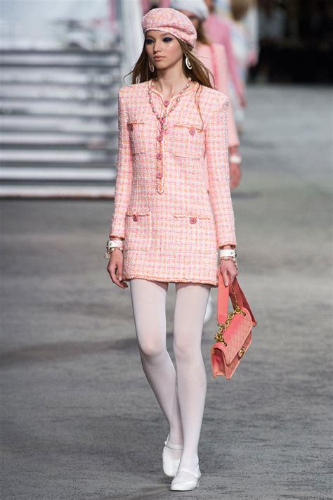 chanel runway looks